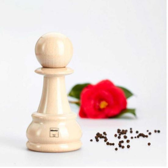 Rasnita din lemn in forma de piesa de sah pentru sare si piper 16.5 cm  - Bisetti