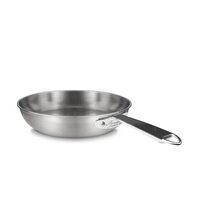 Tigaie cu margini înalte din aluminiu-oțel inoxidabil cu finisaj satinat, cu trei straturi, pentru plite cu inducție, cu un singur mâner